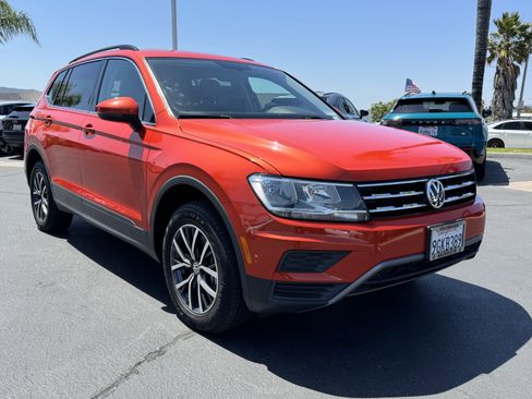 Used 2019 Volkswagen Tiguan SE AWD/4WD image 2