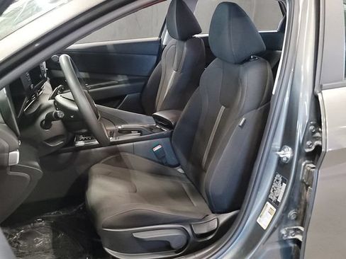 Used 2024 Hyundai Elantra SE FWD image 29