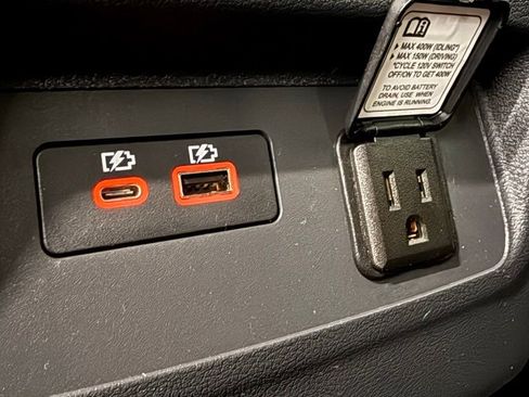 Used 2023 Nissan Frontier SV w/ Technology Package image 27