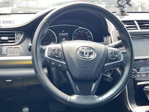 Used 2017 Toyota Camry XSE w/ Moonroof Package FWD image 8