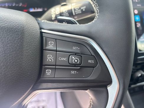 Used 2024 Jeep Grand Cherokee L Laredo AWD/4WD image 24