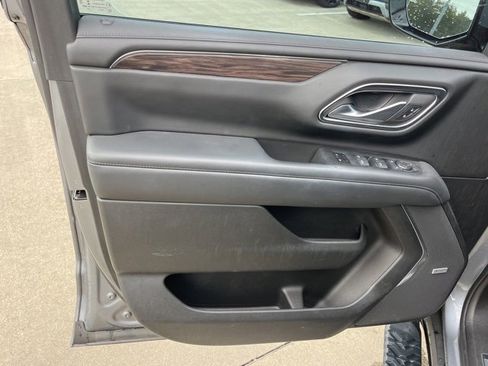 Used 2022 Chevrolet Tahoe Z71 w/ Luxury Package image 14