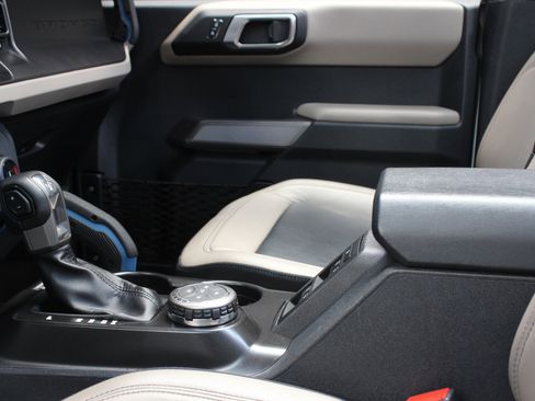 Used 2022 Ford Bronco Wildtrak image 35