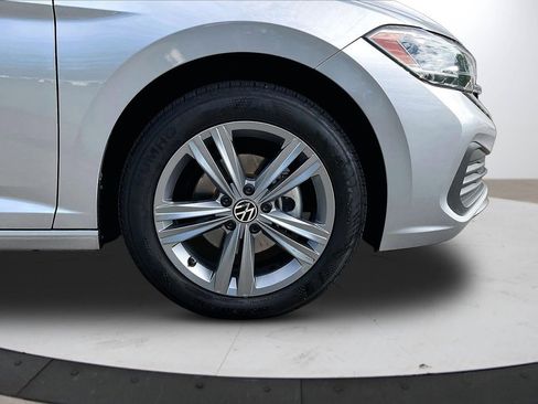 Used 2024 Volkswagen Jetta SE FWD image 34