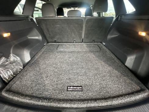 Used 2021 Volkswagen Atlas Cross Sport S image 21