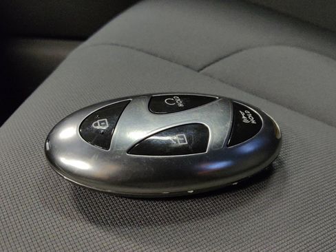 Used 2024 Hyundai Elantra SEL FWD image 32