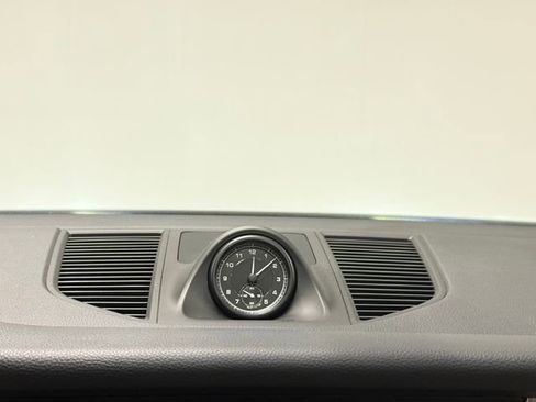 Certified 2023 Porsche Macan AWD/4WD image 18