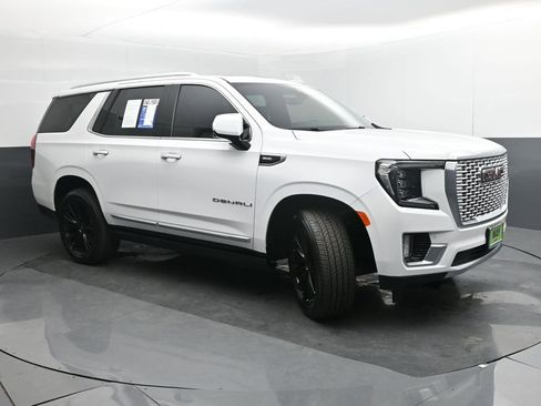 Used 2022 GMC Yukon Denali w/ Denali Premium Package image 7