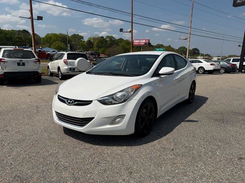 Used 2013 Hyundai Elantra GLS w/ Preferred Pkg image 10