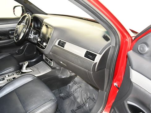 Used 2020 Mitsubishi Outlander SEL image 41