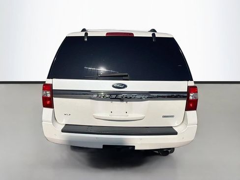 Used 2017 Ford Expedition XLT w/ Equipment Group 202A AWD/4WD image 8