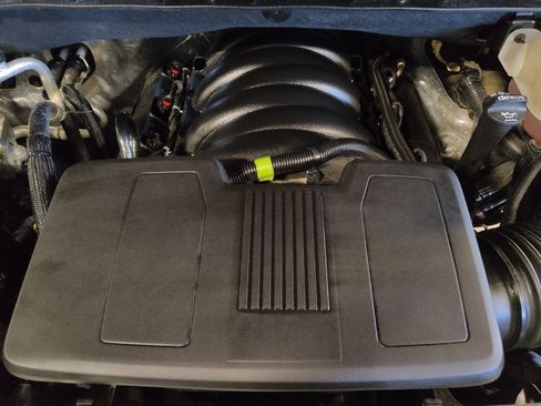 Used 2020 Chevrolet Silverado 1500 LT image 30