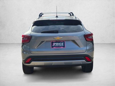 Used 2025 Chevrolet Trax LT w/ Driver Confidence Package FWD image 20