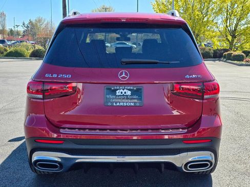 Used 2022 Mercedes-Benz GLB 250 4MATIC image 5