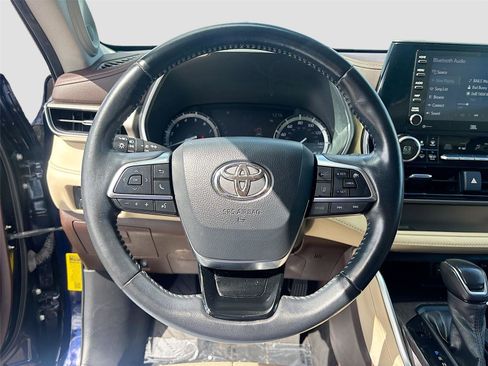 Used 2020 Toyota Highlander Limited image 11
