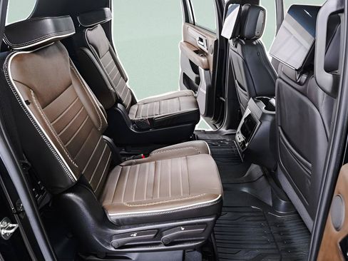 Used 2025 GMC Yukon XL Denali Ultimate AWD/4WD image 33