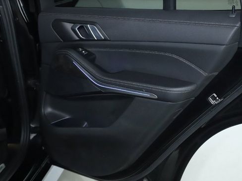 Used 2022 BMW X5 xDrive40i w/ M Sport Package image 32