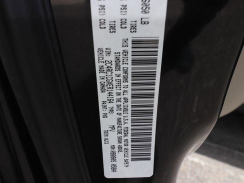 Used 2014 Chrysler Town & Country Touring-L w/ Driver Convenience Group FWD image 10