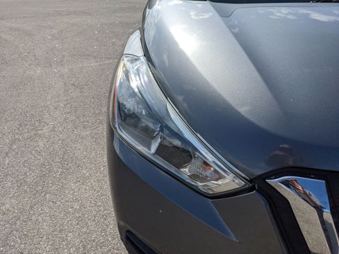 Used 2018 Nissan Kicks S image 9