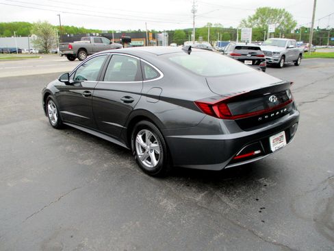 Used 2022 Hyundai Sonata SE w/ Cargo Package image 9