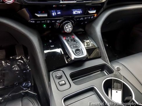 Used 2025 Acura MDX SH-AWD image 21