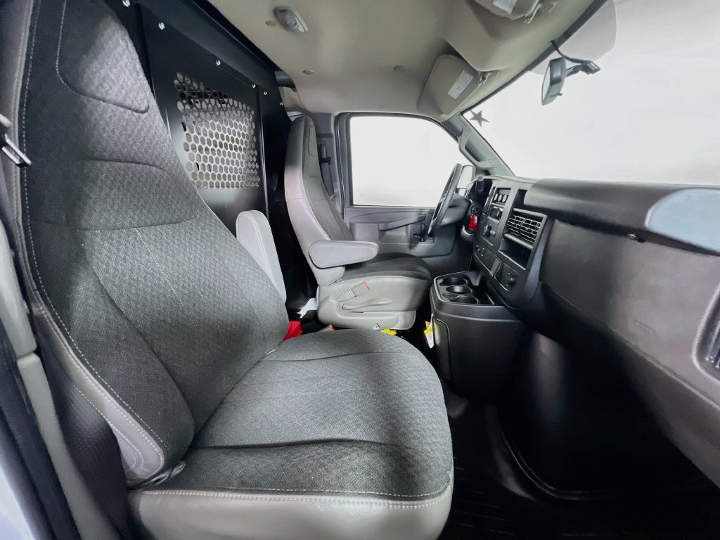 Used 2025 Chevrolet Express 2500 w/ Driver Convenience Package RWD image 26