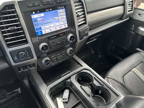 Used 2019 Ford F250 Platinum w/ Platinum Ultimate Package AWD/4WD image 20