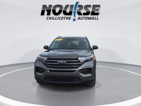 Used 2023 Ford Explorer XLT AWD/4WD image 3