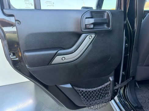 Used 2017 Jeep Wrangler Unlimited Sport AWD/4WD image 17
