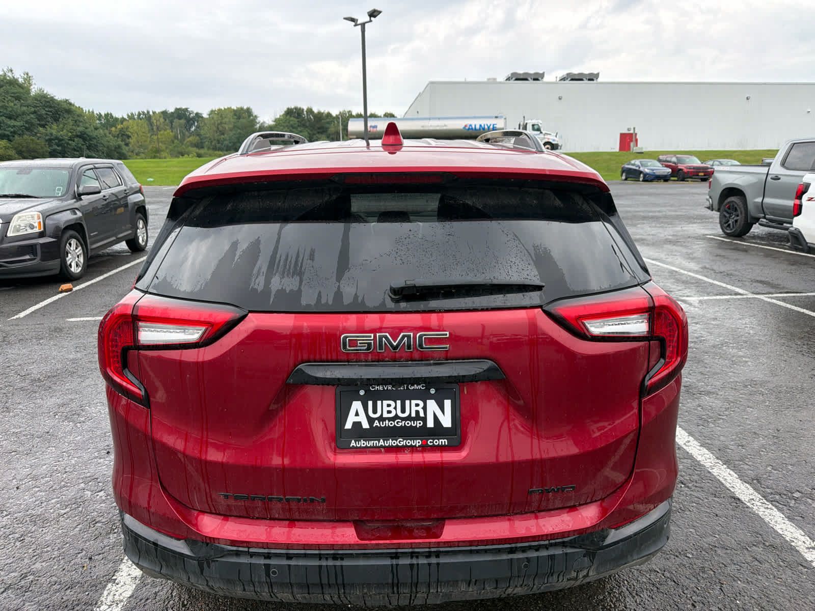 Used 2023 GMC Terrain SLE w/ Driver Convenience Package AWD/4WD image 27