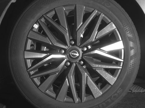 Used 2025 Nissan Altima 2.5 SV FWD image 12