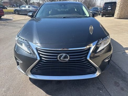 Used 2016 Lexus ES 350 w/ Luxury Package w/Wood Trim image 8