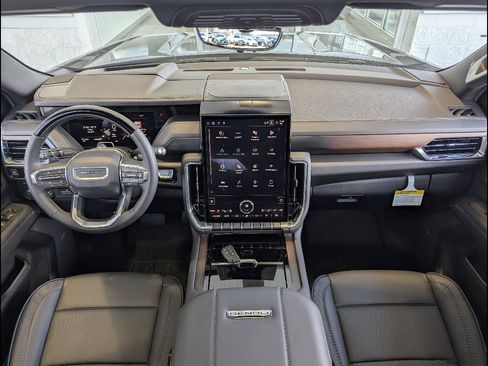 New 2026 GMC Yukon XL Denali w/ Denali Reserve Package image 19