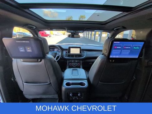 Used 2024 Chevrolet Suburban Z71 w/ Luxury Package AWD/4WD image 22