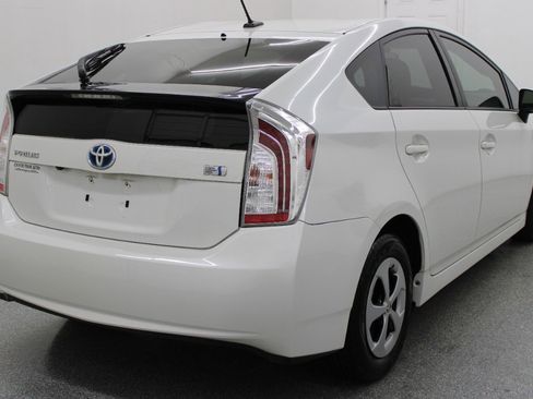 Used 2015 Toyota Prius Three image 5
