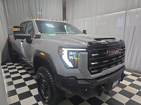 Used 2024 GMC Sierra 2500 AT4X w/ AT4X AEV Edition image 3
