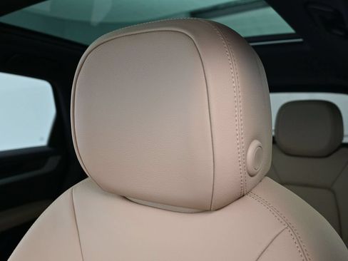Certified 2026 Porsche Cayenne AWD/4WD image 19