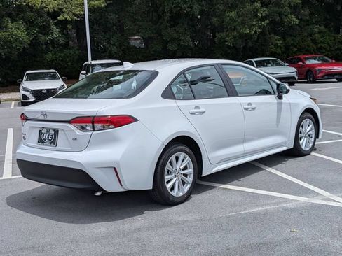 Used 2026 Toyota Corolla LE w/ LE Premium Package FWD image 3
