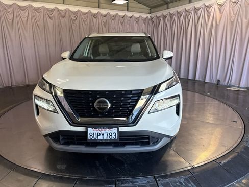 Used 2021 Nissan Rogue SV w/ Premium Package AWD/4WD image 2