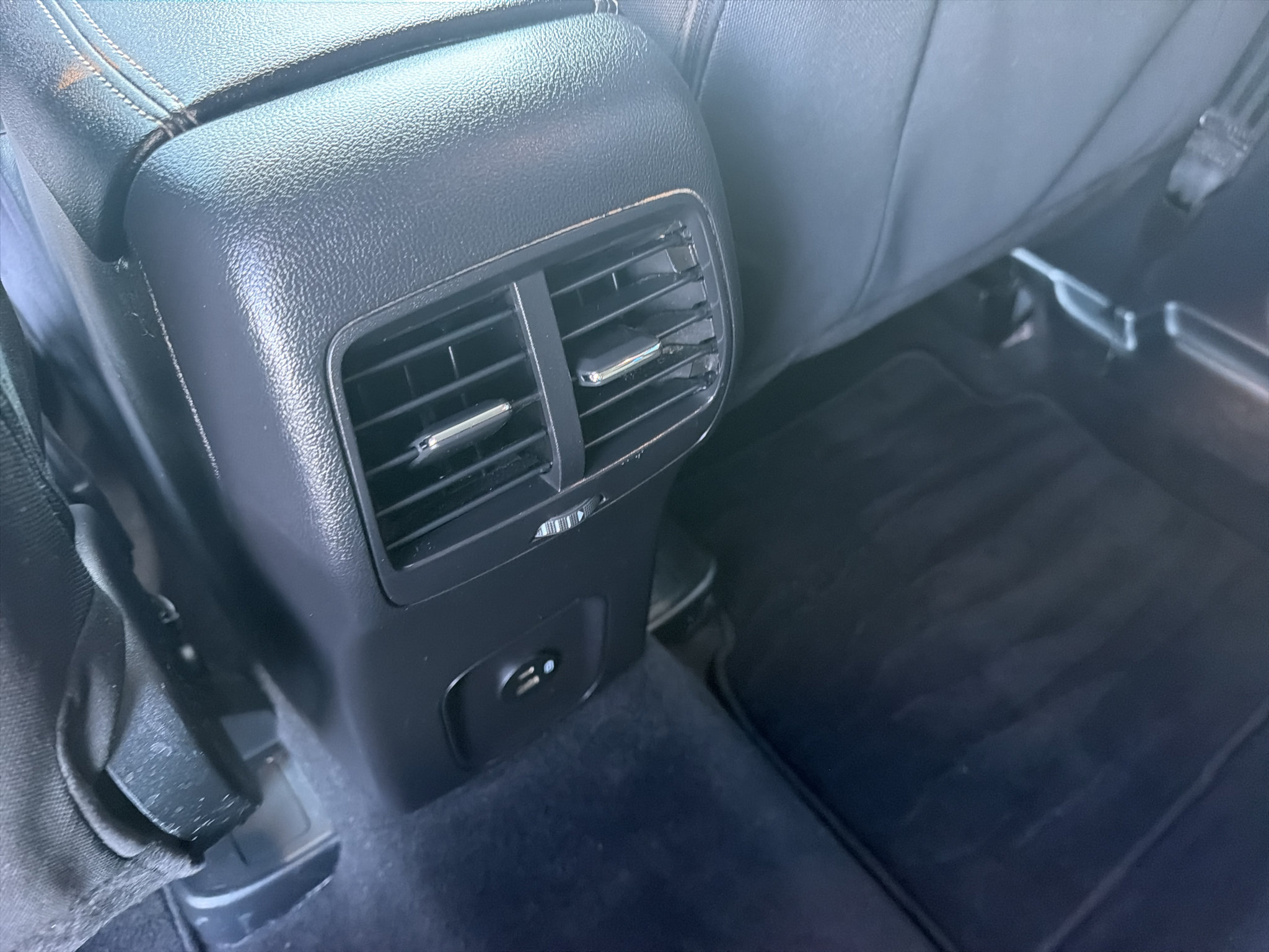 Used 2021 Ford Escape SE w/ SE Sport Appearance Package AWD/4WD image 16