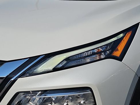 Used 2023 Nissan Rogue SV FWD image 30