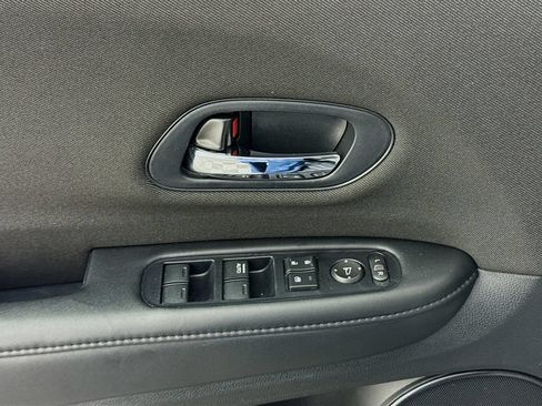 Certified 2019 Honda HR-V LX image 15