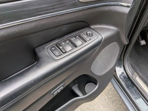 Used 2020 Jeep Grand Cherokee Limited image 11