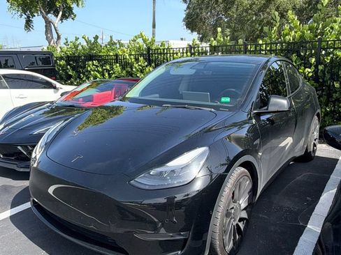 Used 2022 Tesla Model Y Performance AWD/4WD image 1
