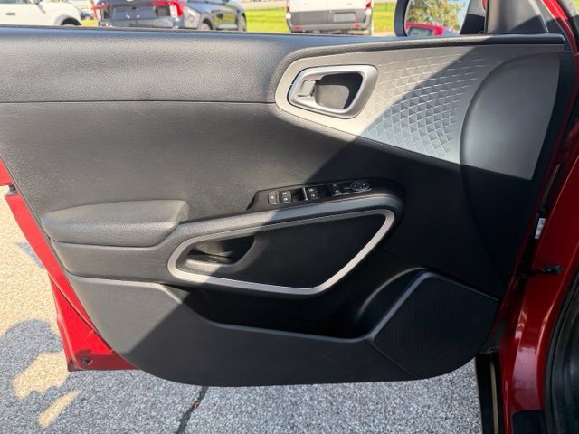 Used 2024 Kia Soul LX w/ Option Group 015 FWD image 11