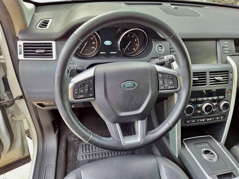 Used 2017 Land Rover Discovery Sport HSE AWD/4WD image 27