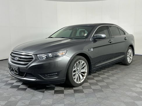 Used 2015 Ford Taurus Limited w/ Equipment Group 301A FWD image 2
