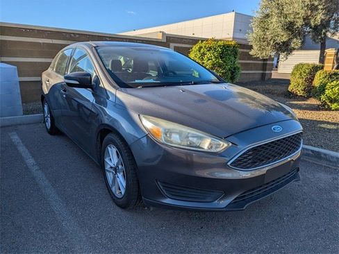 Used 2015 Ford Focus SE image 3