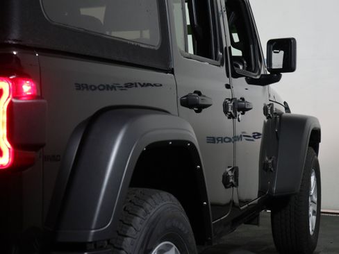 Used 2022 Jeep Wrangler Unlimited Sport AWD/4WD image 5