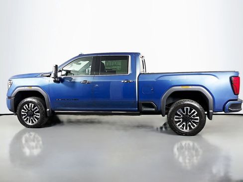 New 2026 GMC Sierra 3500 Denali Ultimate w/ LPO, Black Badging Package image 4